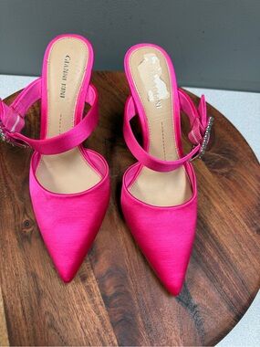 Gianni Bini Maleenah Hot Pink Satin Rhinestone Heels 7.5M NWT -no box